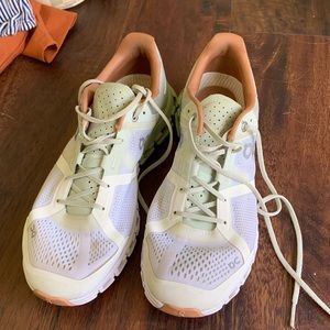 On Cloud Tennis shoes